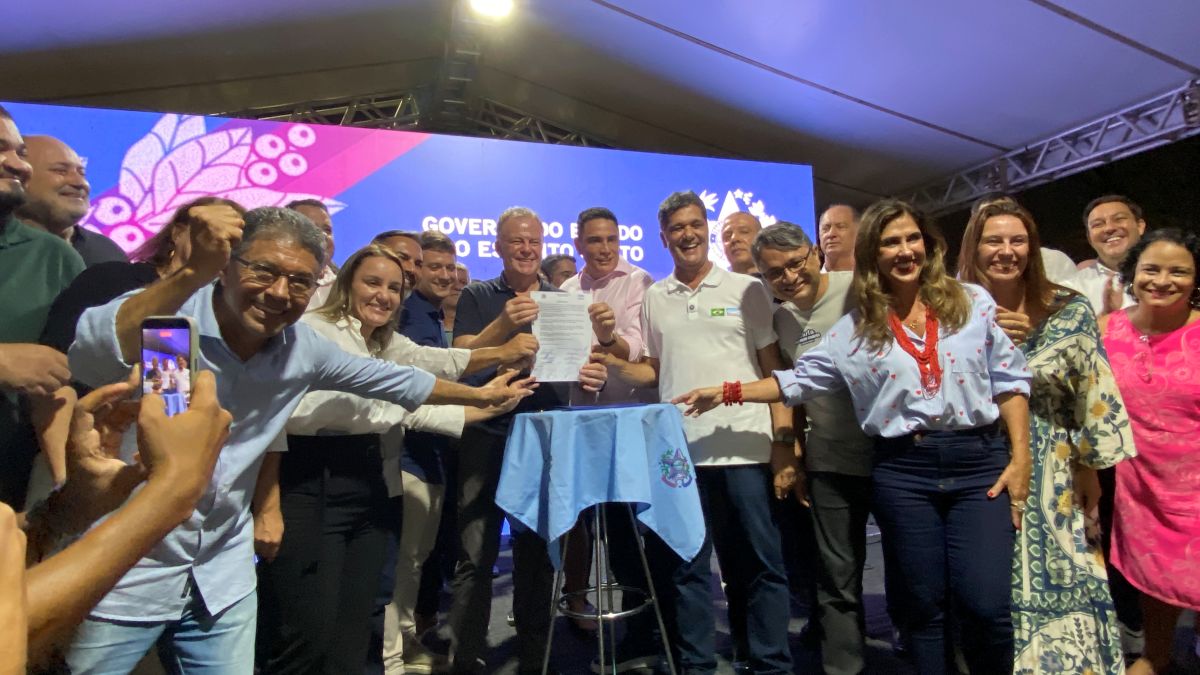 Alfredo Chaves recebe Casagrande, anuncia novos investimentos e inaugura obras