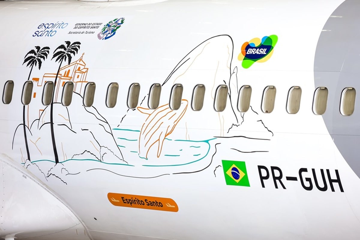 Turismo em voo: aeronave ganha arte com riquezas do ES