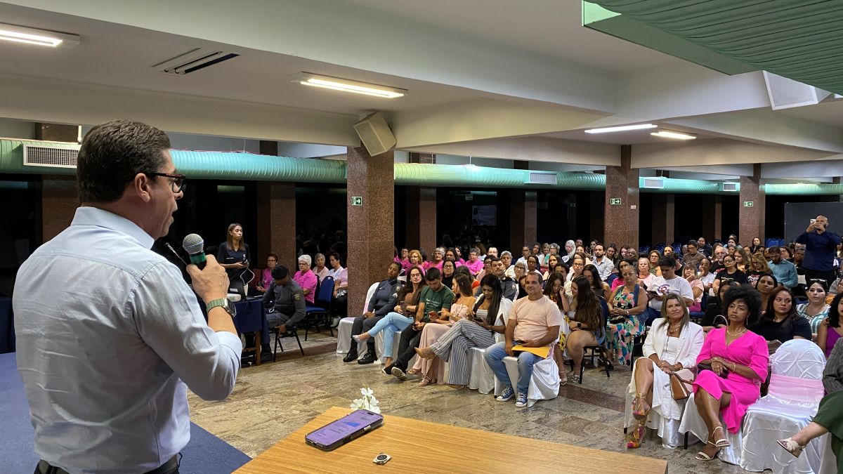 “Sobrevivi e posso contar”: presidente da Ales destaca protagonismo feminino durante evento em Guarapari
