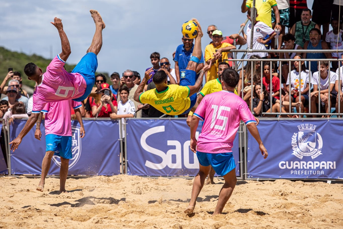 Guarapari recebe seleções, marca despedida e festa do beach soccer em Meaípe