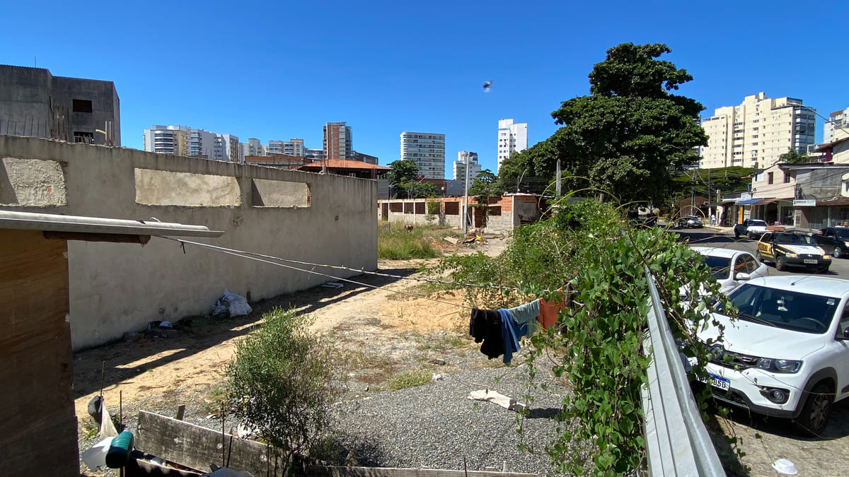 Ocupação em obra paralisada na antiga rodoviária de Guarapari preocupa moradores